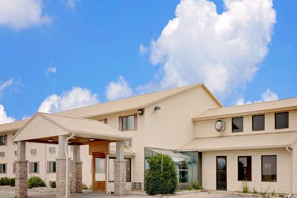 Super 8 by Wyndham Iowa Falls in Iowa Falls, Iowa, United States