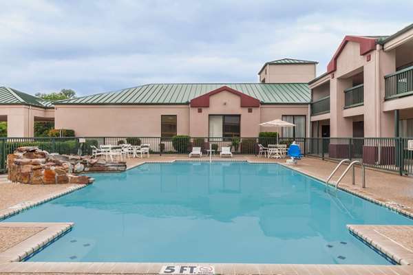 Super 8 by Wyndham Jasper TX in Jasper, Texas, United States