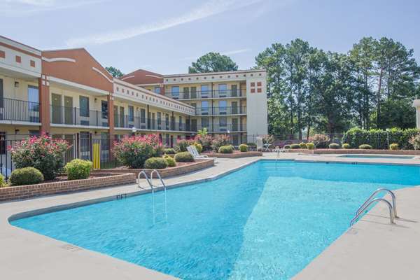 Super 8 by Wyndham Jasper in Jasper, Alabama, United States