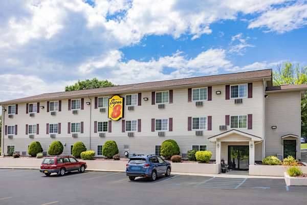 Super 8 by Wyndham Johnstown/Gloversville in Johnstown, New York, United States