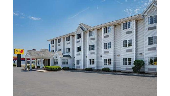 Super 8 by Wyndham Joliet I-80 in Joliet, Illinois, United States