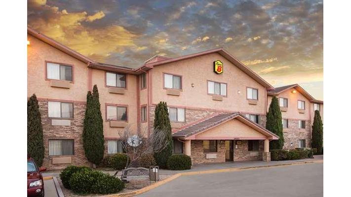 Super 8 by Wyndham Kingman in Kingman, Arizona, United States