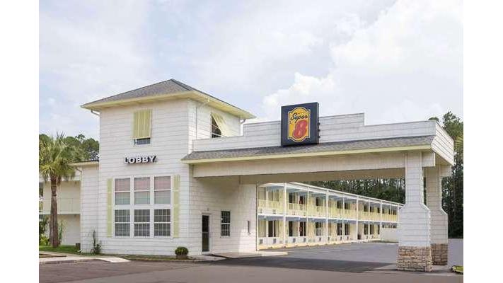 Super 8 by Wyndham Kingsland in Kingsland, Georgia, United States