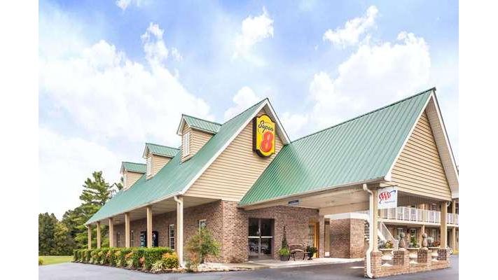 Super 8 by Wyndham Kingston in Kingston, Tennessee, United States
