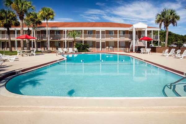 Super 8 by Wyndham Lake City in Lake City, Florida, United States