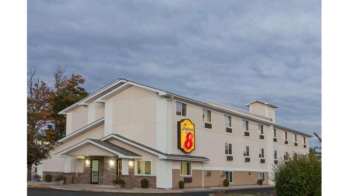 Super 8 by Wyndham Latham/Albany/Troy Area in Latham, New York, United States
