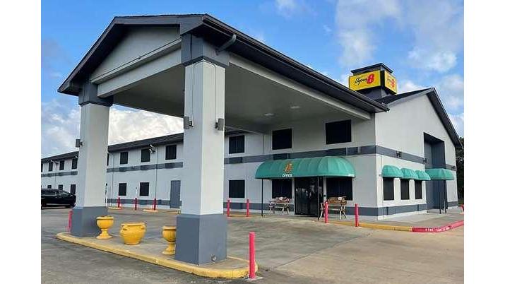 Super 8 by Wyndham League City/Kemah Area in League City, Texas, United States