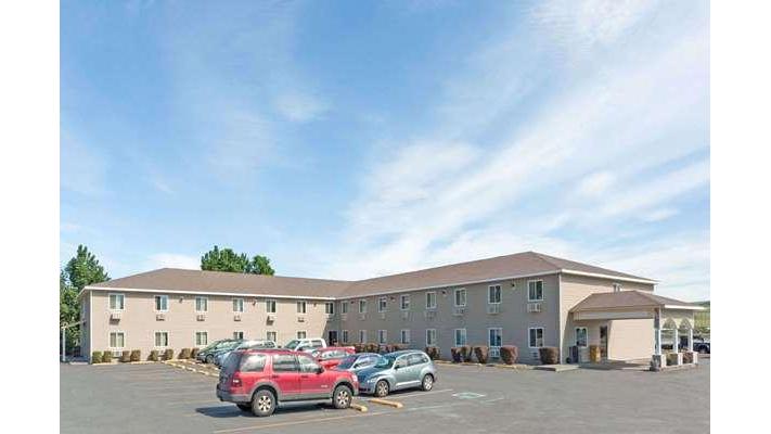 Super 8 by Wyndham Lewiston in Lewiston, Idaho, United States