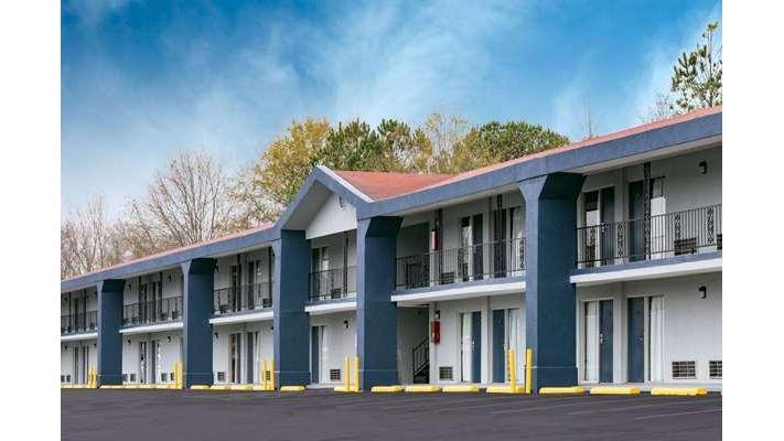 Super 8 by Wyndham Locust Grove in Locust Grove, Georgia, United States