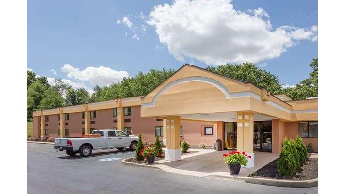 Super 8 by Wyndham Logansport in Logansport, Indiana, United States