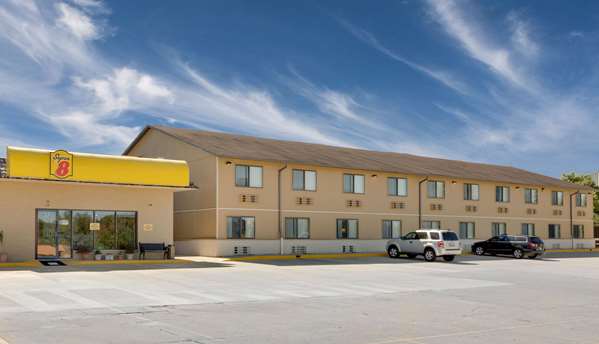 Super 8 by Wyndham Macomb in Macomb, Illinois, United States