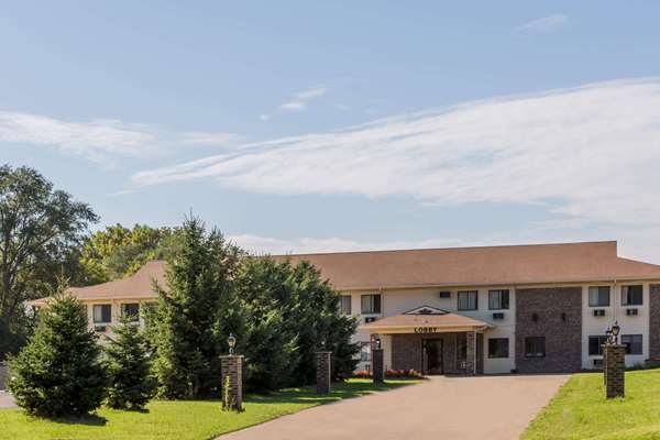 Super 8 by Wyndham Madison in Madison, South Dakota, United States