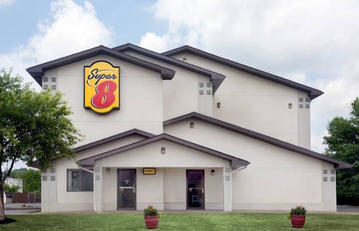 Super 8 by Wyndham Marietta in Marietta, Ohio, United States