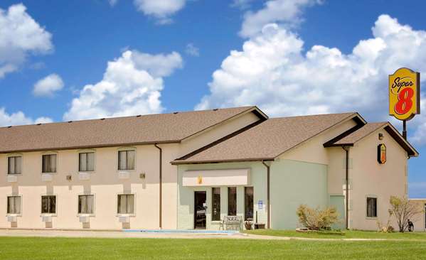 Super 8 by Wyndham Marshall in Marshall, Missouri, United States