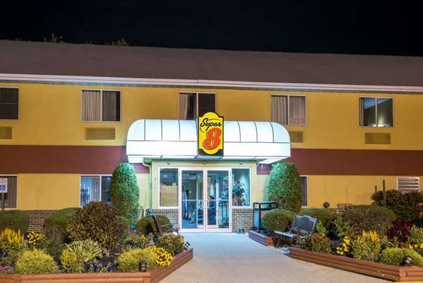 Super 8 by Wyndham Medina in Medina, Ohio, United States