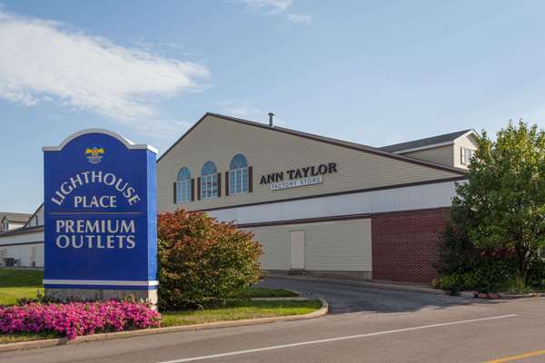 Super 8 by Wyndham Michigan City in Michigan City, Indiana, United States