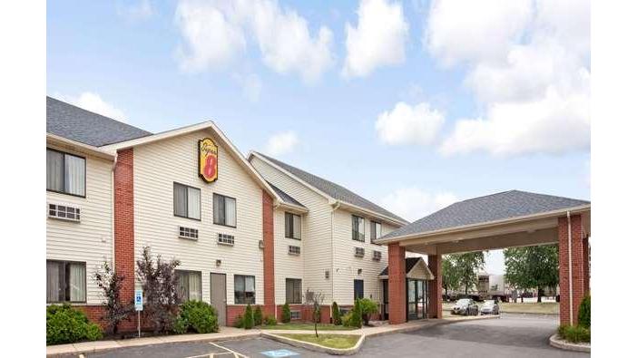Super 8 by Wyndham Monee in Monee, Illinois, United States
