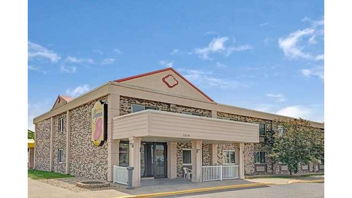 Super 8 by Wyndham Monticello in Monticello, Minnesota, United States