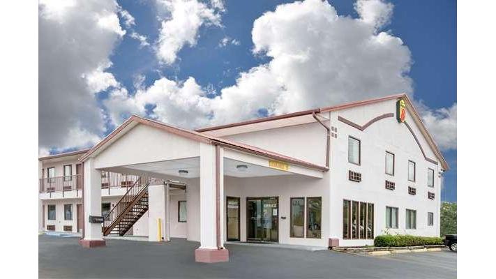 Super 8 by Wyndham Moody in Leeds, Alabama, United States