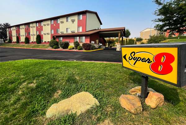 Super 8 by Wyndham Moscow in Moscow, Idaho, United States
