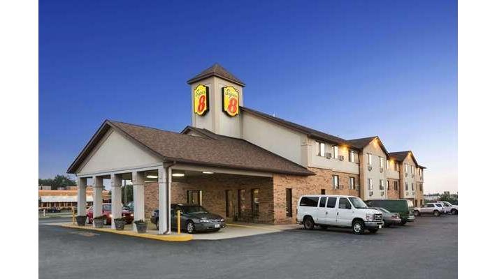 Super 8 by Wyndham Mount Vernon in Mount Vernon, Illinois, United States
