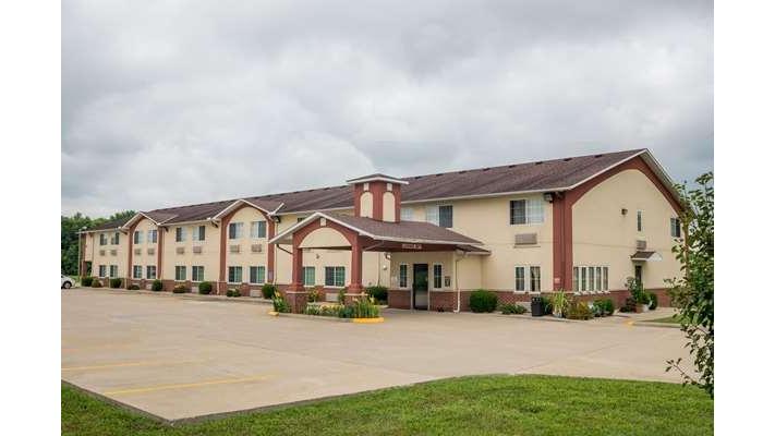 Super 8 by Wyndham Mt. Carmel IL in Mount Carmel, Illinois, United States