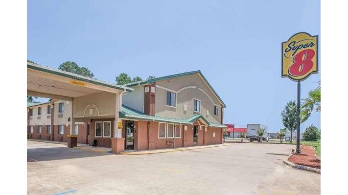 Super 8 by Wyndham Natchitoches in Natchitoches, Louisiana, United States