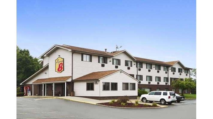 Super 8 by Wyndham New Castle in New Castle, Pennsylvania, United States
