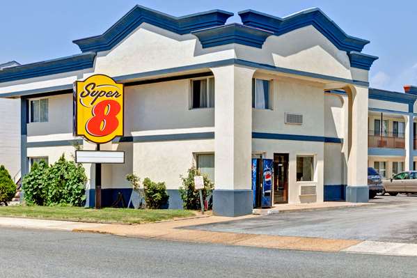 Super 8 by Wyndham Newark DE in Newark, Delaware, United States