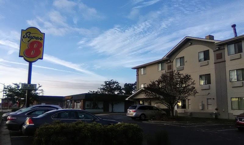Super 8 by Wyndham Newport News/Jefferson Ave. in Newport News, Virginia, United States