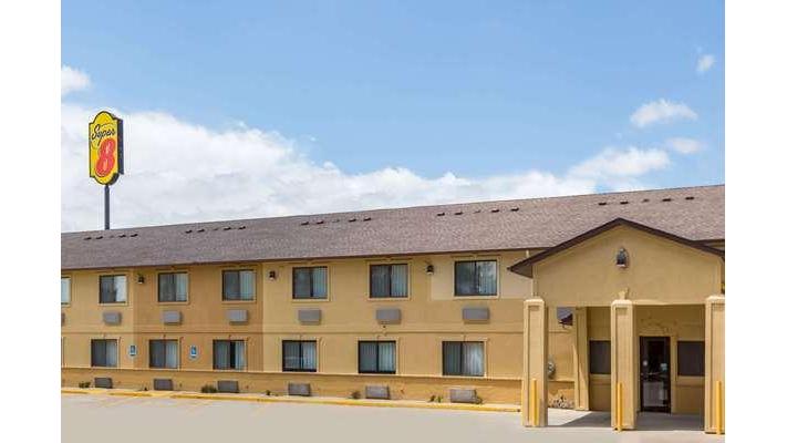Super 8 by Wyndham Newton in Newton, Iowa, United States