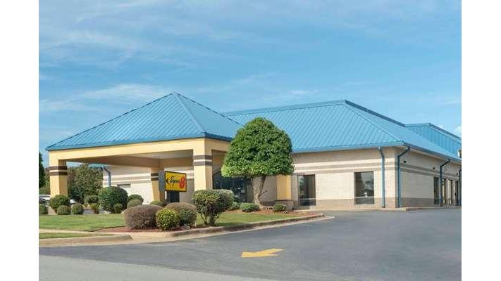 Super 8 by Wyndham North Little Rock/McCain in North Little Rock, Arkansas, United States