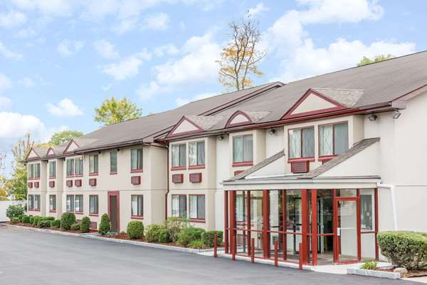 Super 8 by Wyndham Nyack NY in Nyack, New York, United States