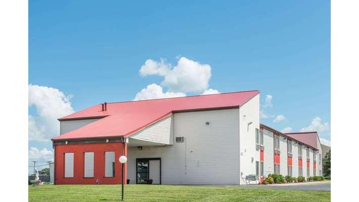 Super 8 by Wyndham O'Fallon in O'Fallon, Missouri, United States