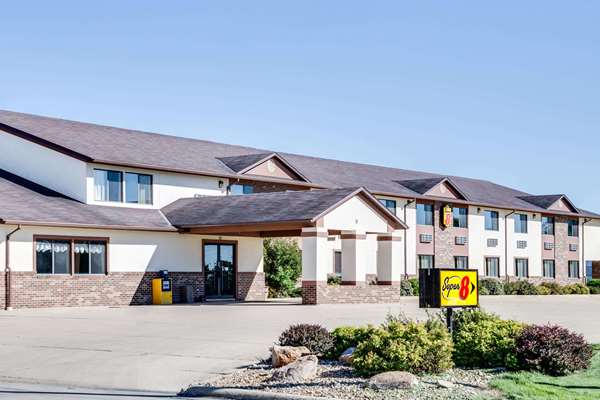 Super 8 by Wyndham Oelwein in Oelwein, Iowa, United States