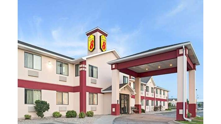 Super 8 by Wyndham Omaha Eppley Airport/Carter Lake in Council Bluffs, Iowa, United States