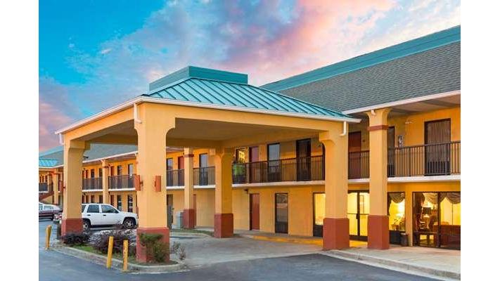 Super 8 by Wyndham Orangeburg North in Orangeburg, South Carolina, United States