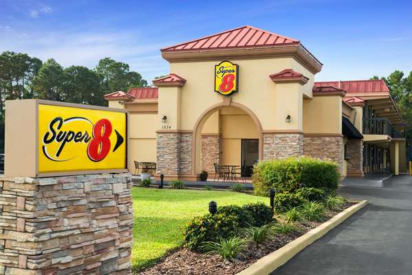 Super 8 by Wyndham Ormond Beach in Ormond Beach, Florida, United States