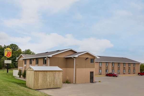 Super 8 by Wyndham Oskaloosa IA in Oskaloosa, Iowa, United States