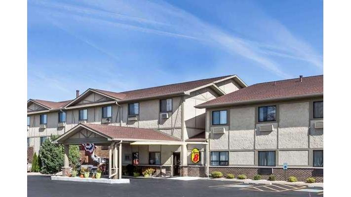 Super 8 by Wyndham Ottawa Starved Rock in Ottawa, Illinois, United States