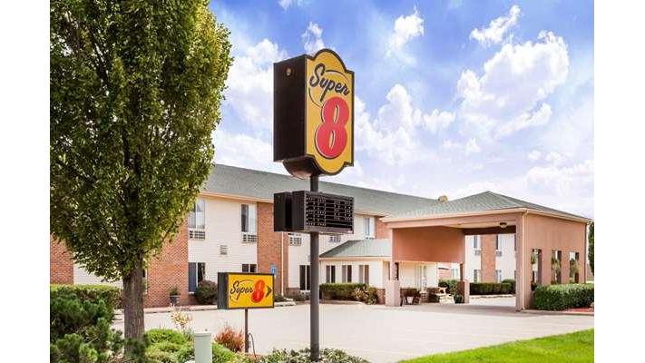 Super 8 by Wyndham Pekin/Peoria Area in Pekin, Illinois, United States