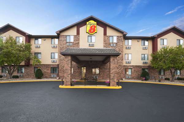 Super 8 by Wyndham Peoria in Peoria, Illinois, United States