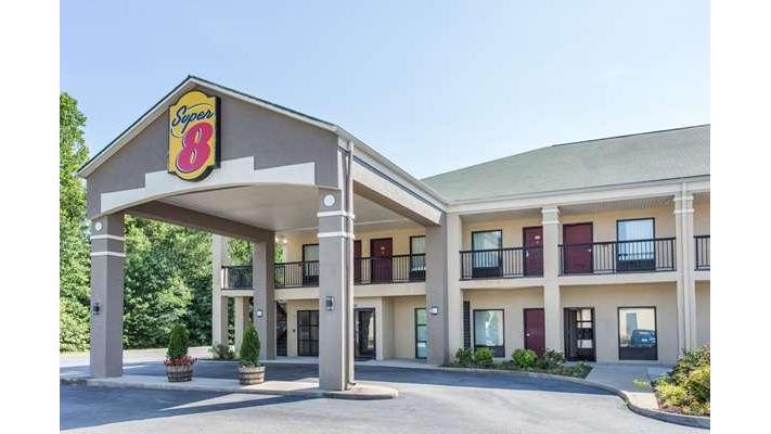 Super 8 by Wyndham Petersburg in Petersburg, Virginia, United States
