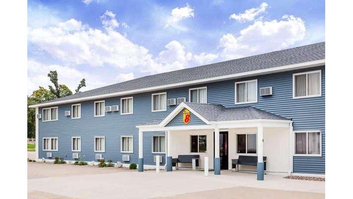 Super 8 by Wyndham Platteville in Platteville, Wisconsin, United States