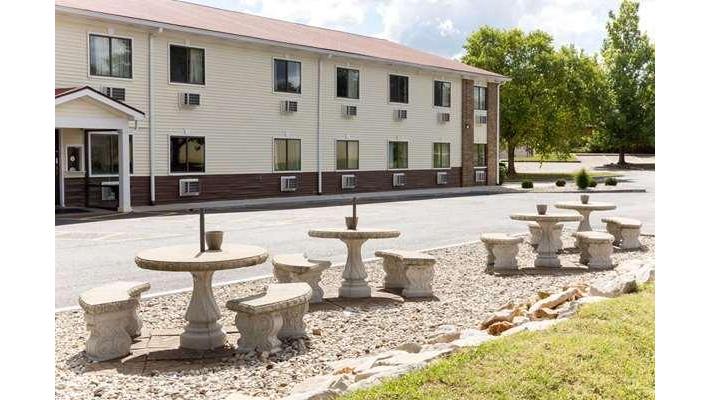 Super 8 by Wyndham Radcliff Ft. Knox Area in Radcliff, Kentucky, United States