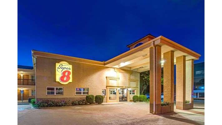 Super 8 by Wyndham Richardson Dallas in Richardson, Texas, United States