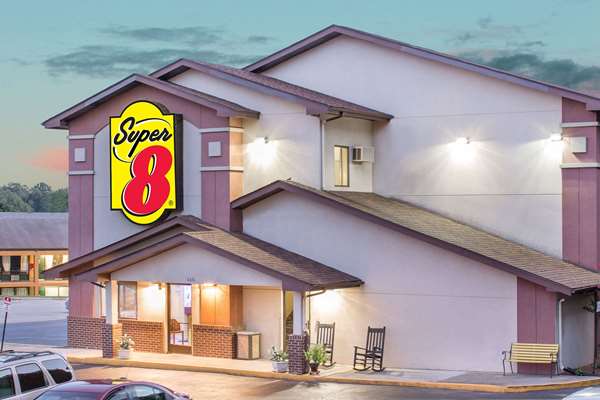 Super 8 by Wyndham Roanoke VA in Roanoke, Virginia, United States