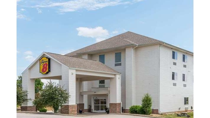 Super 8 by Wyndham Rolla in Rolla, Missouri, United States