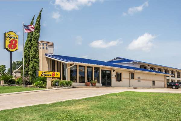 Super 8 by Wyndham San Marcos in San Marcos, Texas, United States
