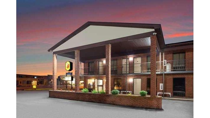 Super 8 by Wyndham Sandusky in Sandusky, Ohio, United States